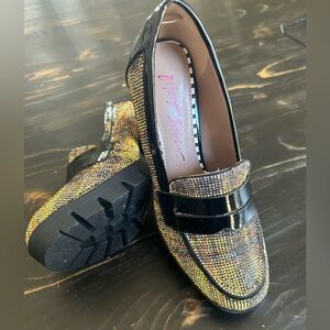 Betsey Johnson lugged sole loafer  size 7